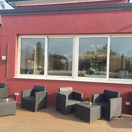 La Rondinella Boutique & Cafe