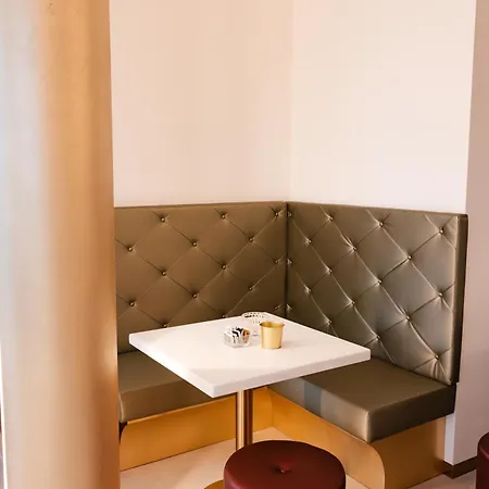 La Rondinella Boutique & Cafe Bed & Breakfast *