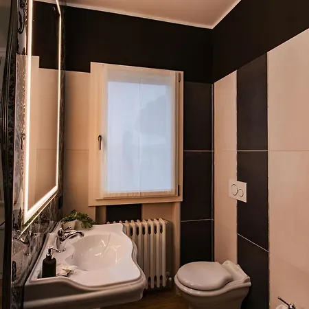 La Rondinella Boutique & Cafe Bed & Breakfast