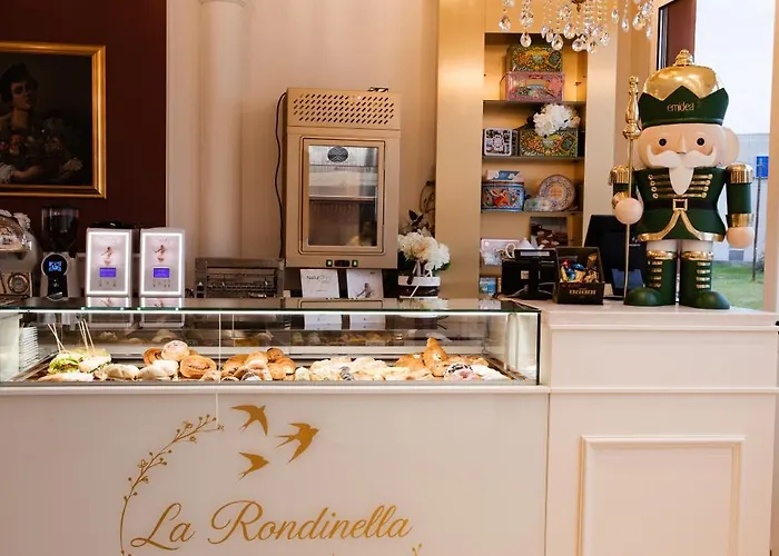 La Rondinella Boutique Rooms&café *